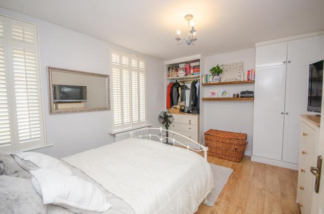 Bedroom 1 pic 1.jpg