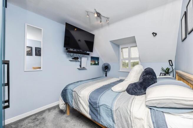 3 bed Terraced for sale Image 11