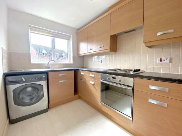 2 bed Flat to rent Image 4