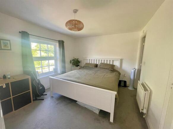 Bedroom 1.jpg
