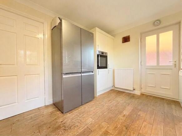 4 bed Detached for sale Image 5