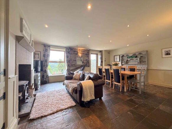 309 Stainland Road, Stainland, HX4 9EH photo 4