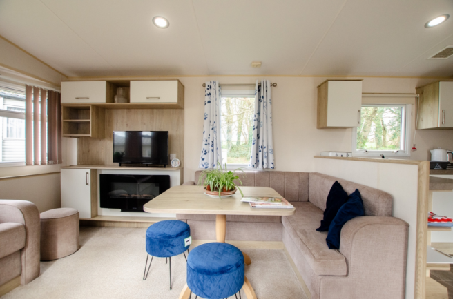 8 Pine Lodge  Bodmin 01208 74182-08