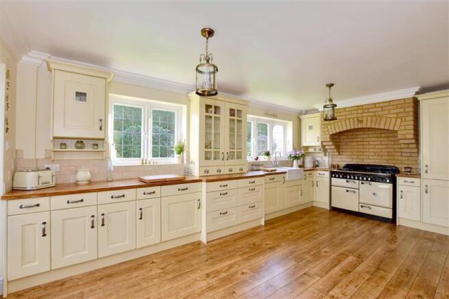 Kitchen/Breakfast Area