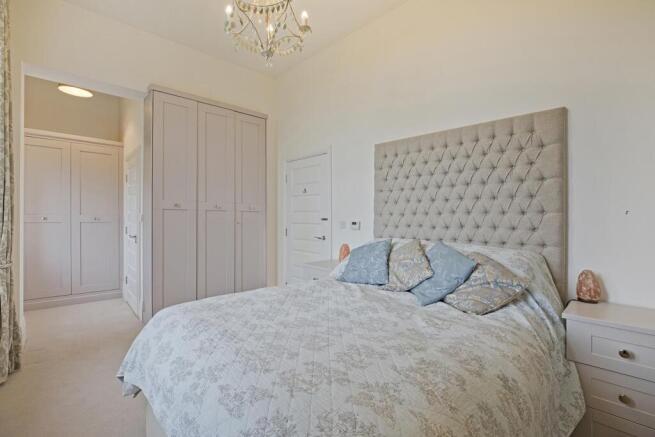 4 bed Town House for sale Image 8