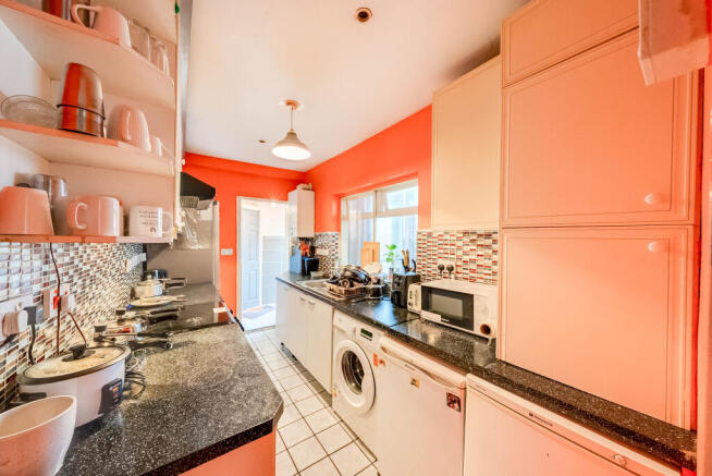 Bassant Road, London, SE18 photo 4