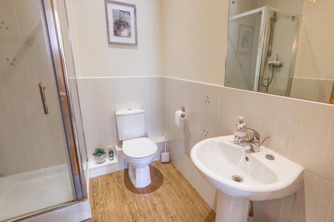 3 bed Apartment for sale Image 9