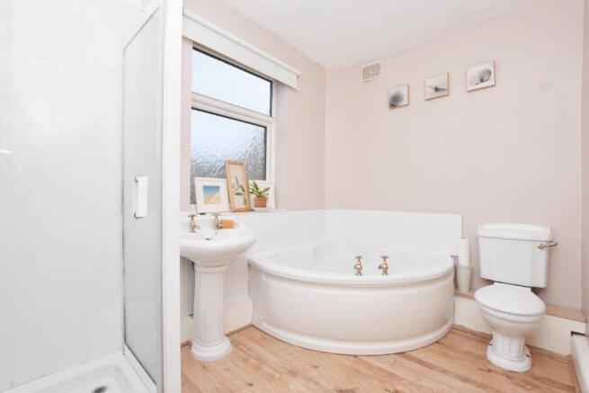 bathroom .jpg