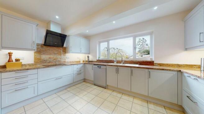 KITCHEN/DINING ROOM
