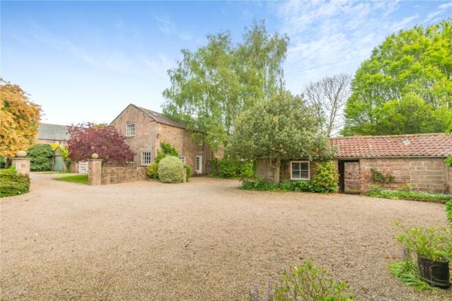 5 bed Semi-Detached for sale Image 10