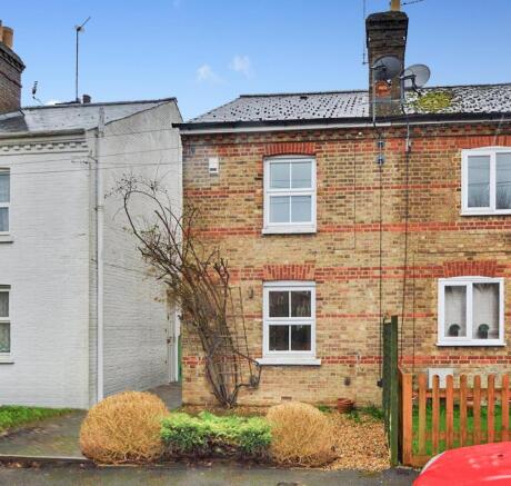 21 Vale Grove Front Photo_enhanced.jpg