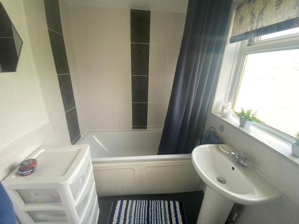 2 bed Terraced for sale Image 6