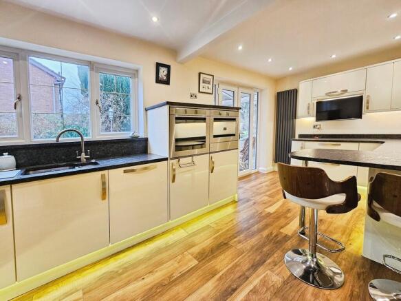 bc0e4825-10000011...