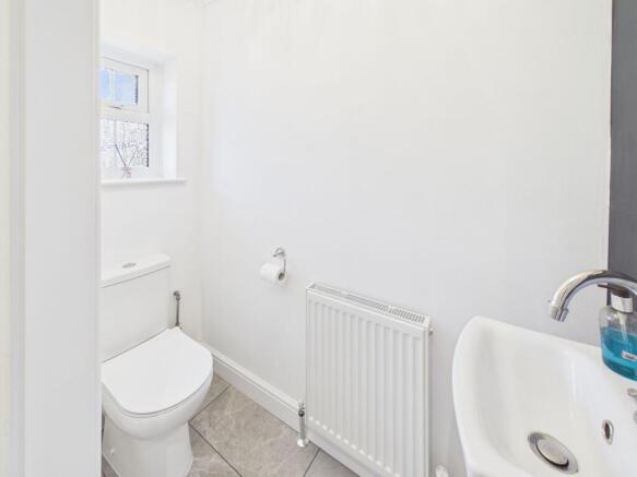 3 bed Semi-Detached for sale Image 7