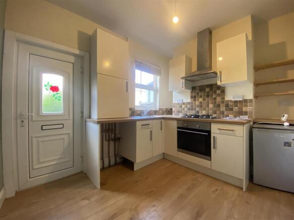 3 bed Terraced to rent Image 4