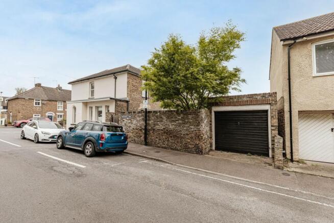 Garage (1)