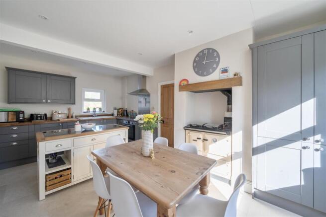 Kitchen/Breakfast Room