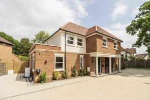 105, Queens Road, Hersham, Walton-on-thames KT12 5LD