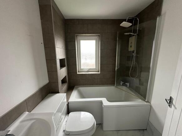 3 bed Semi-Detached for sale Image 11