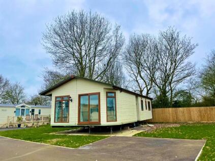 Albion Lodge, Manor House Holiday Park, Church Laneham, Nottinghamshire