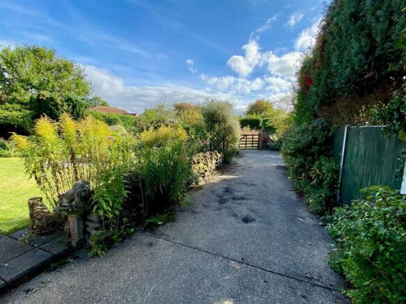 GARDEN 5.jpg