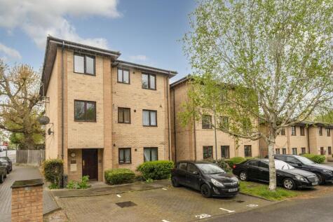 Cleeve Way, Roehampton, London, SW15