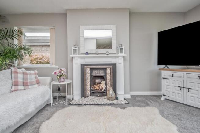 4 bed Bungalow for sale Image 4