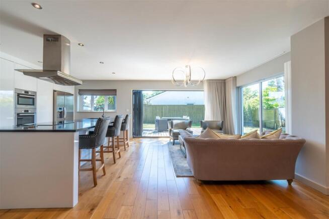 8420718-interior09.jpg
