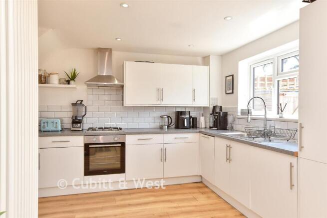 Kitchen/ Dining Room