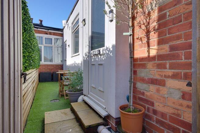 Private Entrance/Terrace