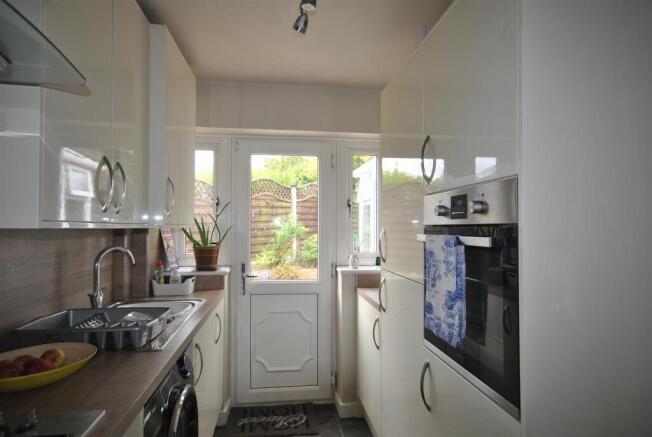 3 bed Semi-Detached to rent Image 5