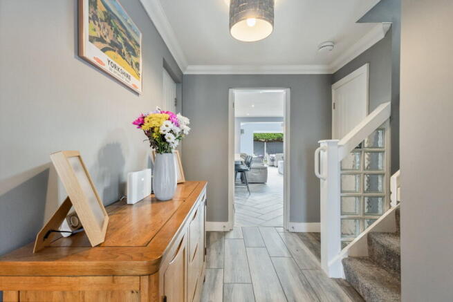 4 bed Detached for sale Image 5