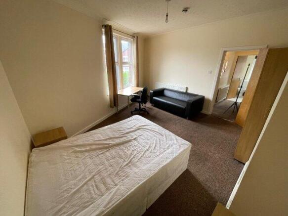 beechwood-crescent-ls4-2ll-1061260