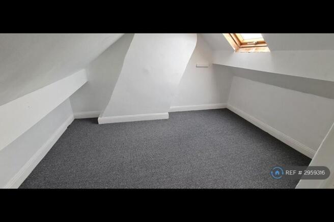 2 bed Terraced to rent Image 8