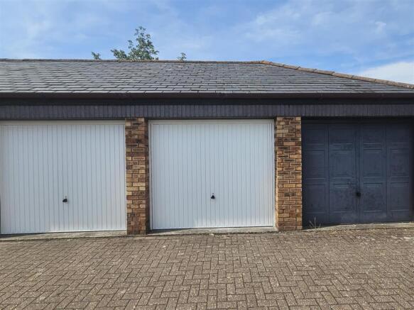 3 - Four Garages in Redcliffe.jpg