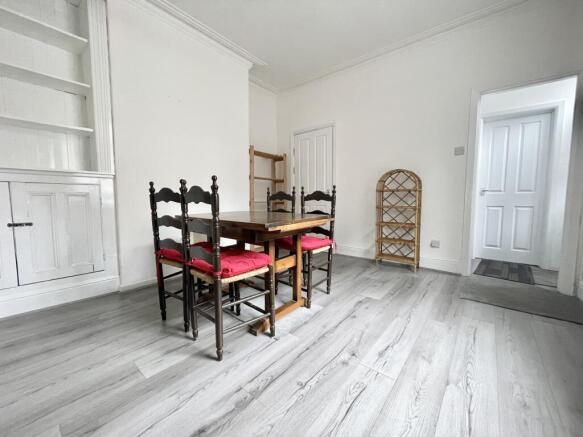 4 bed Not Specified to rent Image 5