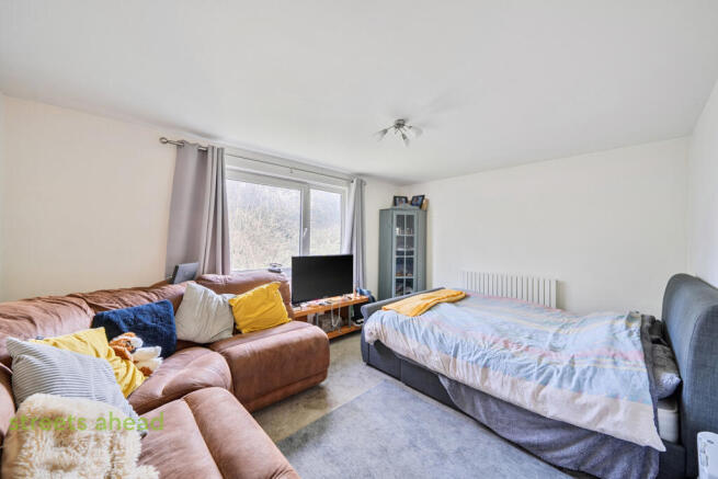 a8b84c45-24e0-420...