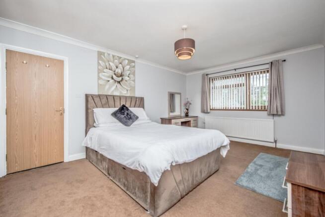 7 bed Semi-Detached for sale Image 12