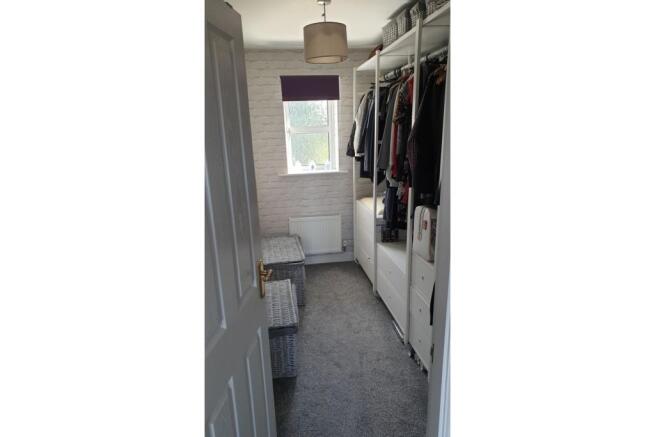 Walk-in Wardrobe