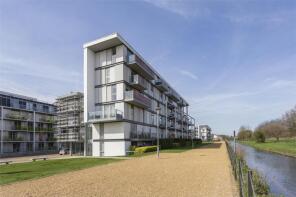 Flat 2, Fyfe House, Chadwell Lane, Hornsey, London N8 7RZ