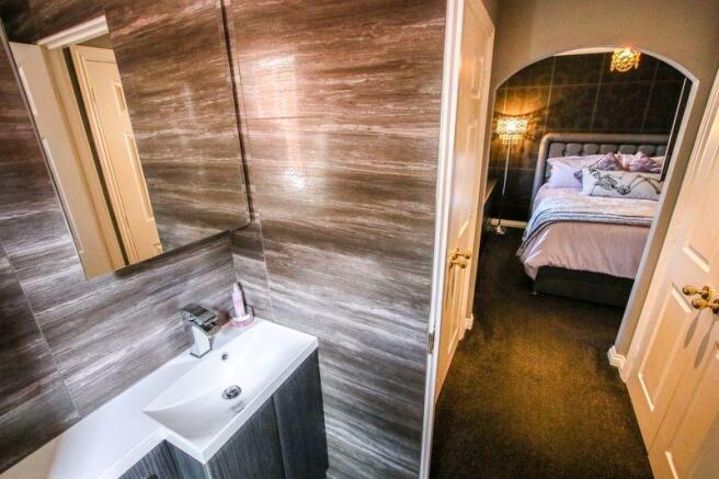 Ensuite