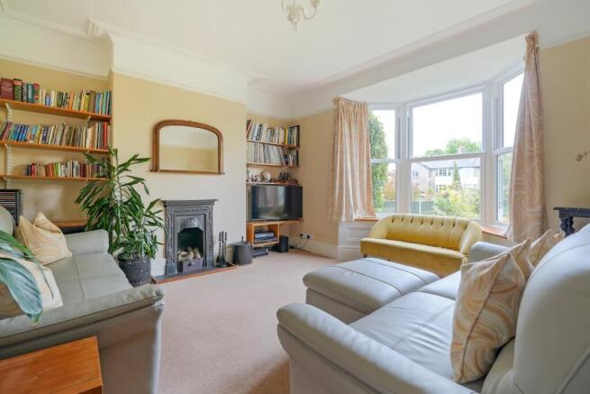 5 bed Semi-Detached for sale Image 5