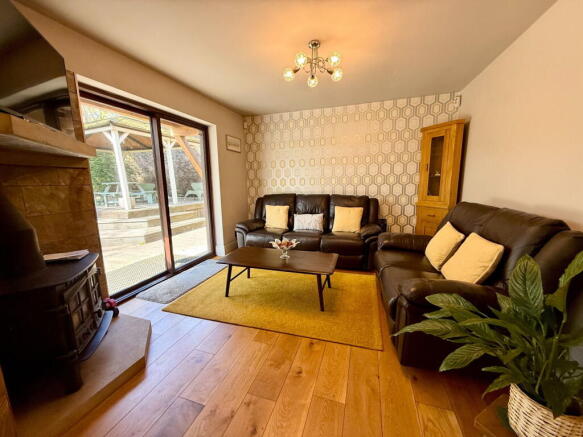 6 bed Detached for sale Image 6