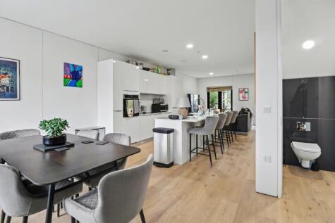 Guest Street, Manchester, M4 7EJ