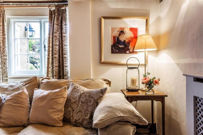 house. estate agency Dunsfold sitting room