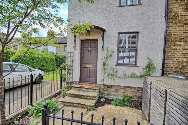FRONT GARDEN