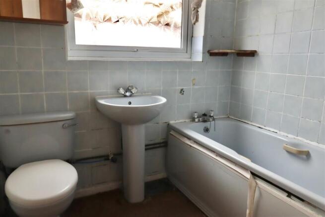 2 bed Semi-Detached Bungalow for sale Image 10
