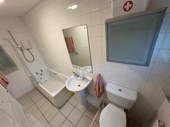 1 bed Flat to rent Image 4