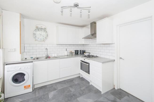 Flat 4  51 Brunswick St Cv31-13.jpg