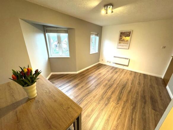 Living Room 5.jpg
